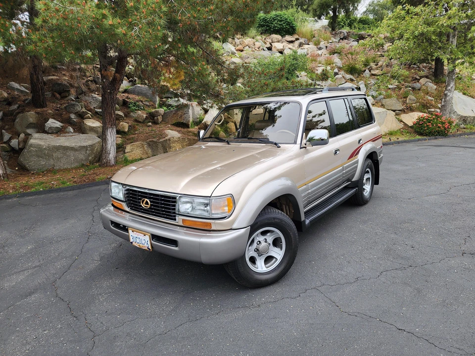 1997 Lexus LX 1st Gen - Image 11 of 31