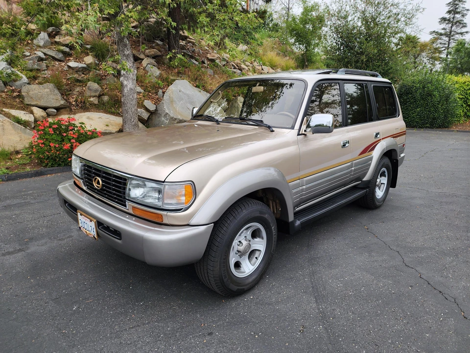 1997 Lexus LX 1st Gen - Image 15 of 31