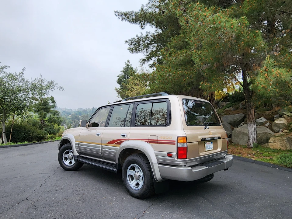 1997 Lexus LX 1st Gen - Image 25 of 31