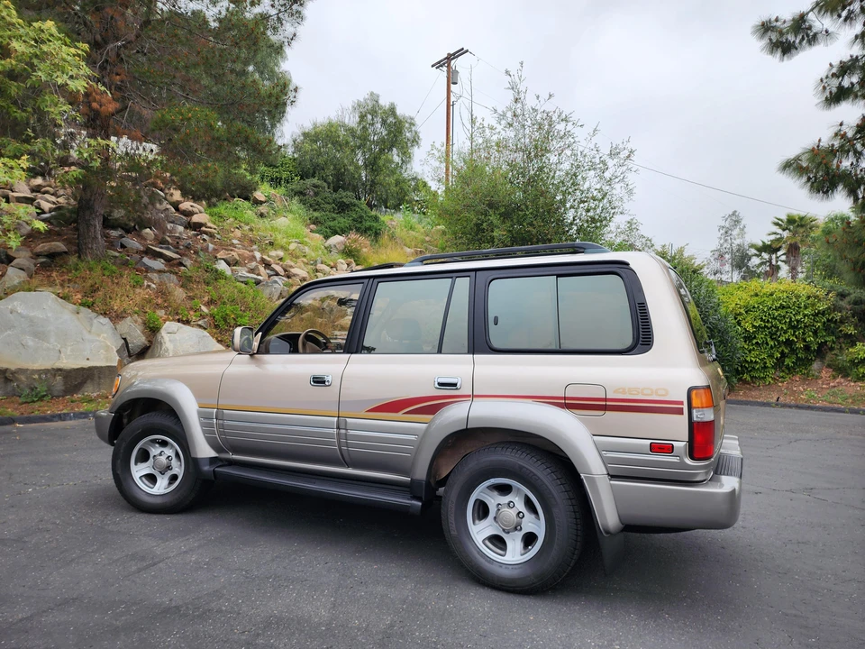 1997 Lexus LX 1st Gen - Image 24 of 31