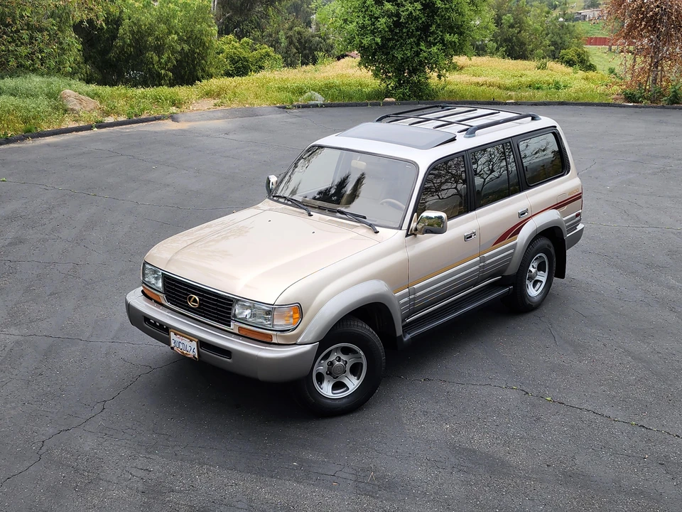 1997 Lexus LX 1st Gen - Image 16 of 31