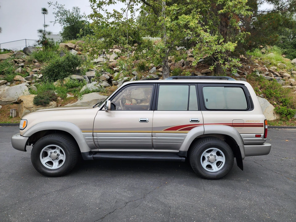 1997 Lexus LX 1st Gen - Image 22 of 31