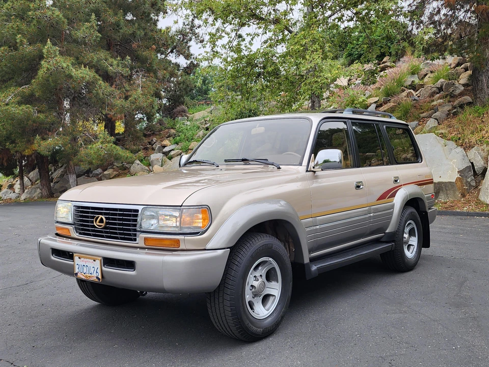 1997 Lexus LX 1st Gen - Image 18 of 31