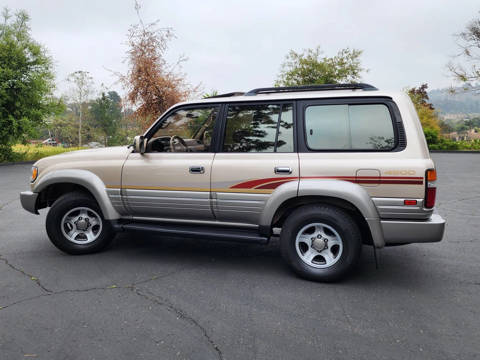 1997 Lexus LX 1st Gen - Image 23 of 31