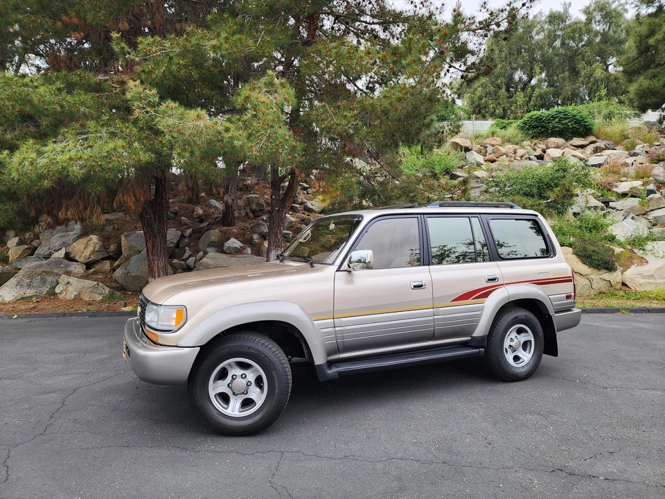 1997 Lexus LX 1st Gen - Image 20 of 31