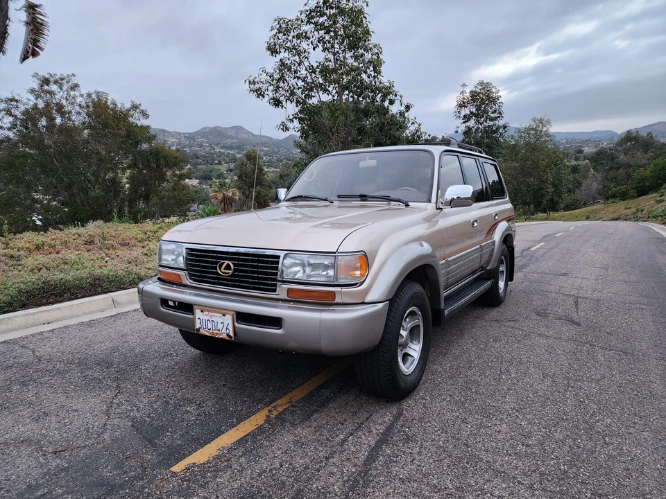 1997 Lexus LX 1st Gen - Image 9 of 31