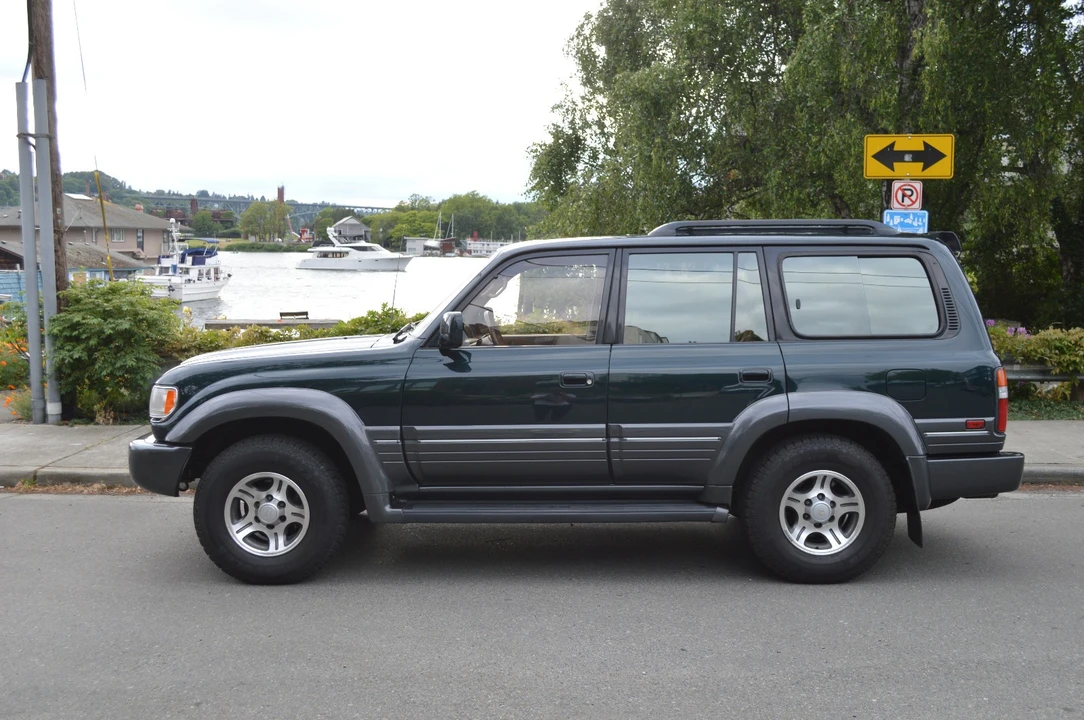 1997 Lexus LX 1st Gen - Image 16 of 21