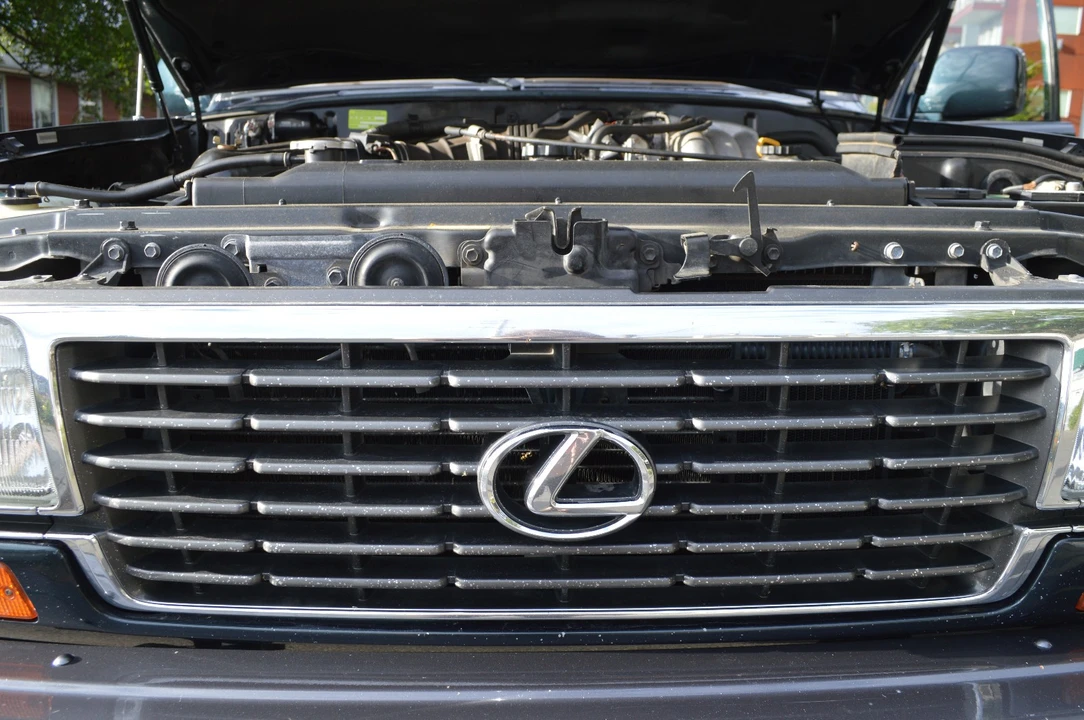 1997 Lexus LX 1st Gen - Image 12 of 21