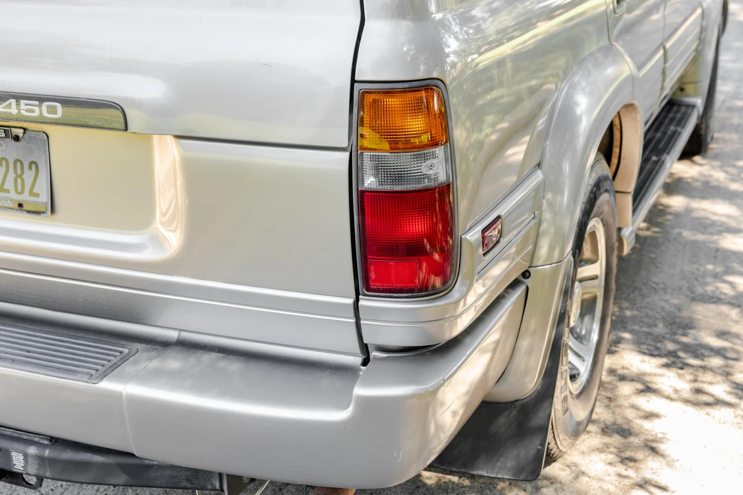 1997 Lexus LX 1st Gen - Image 21 of 31