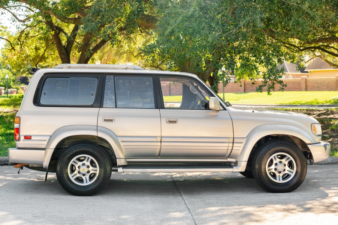 1997 Lexus LX 1st Gen - Image 3 of 31