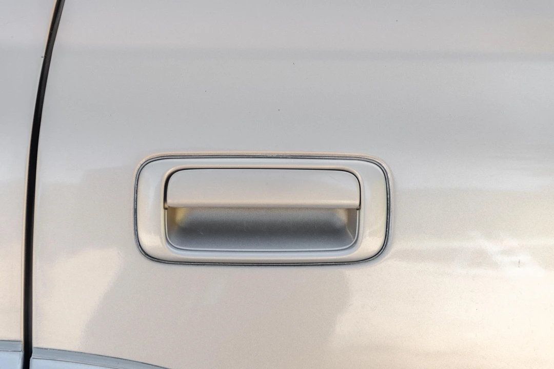 1997 Lexus LX 1st Gen - Image 25 of 31
