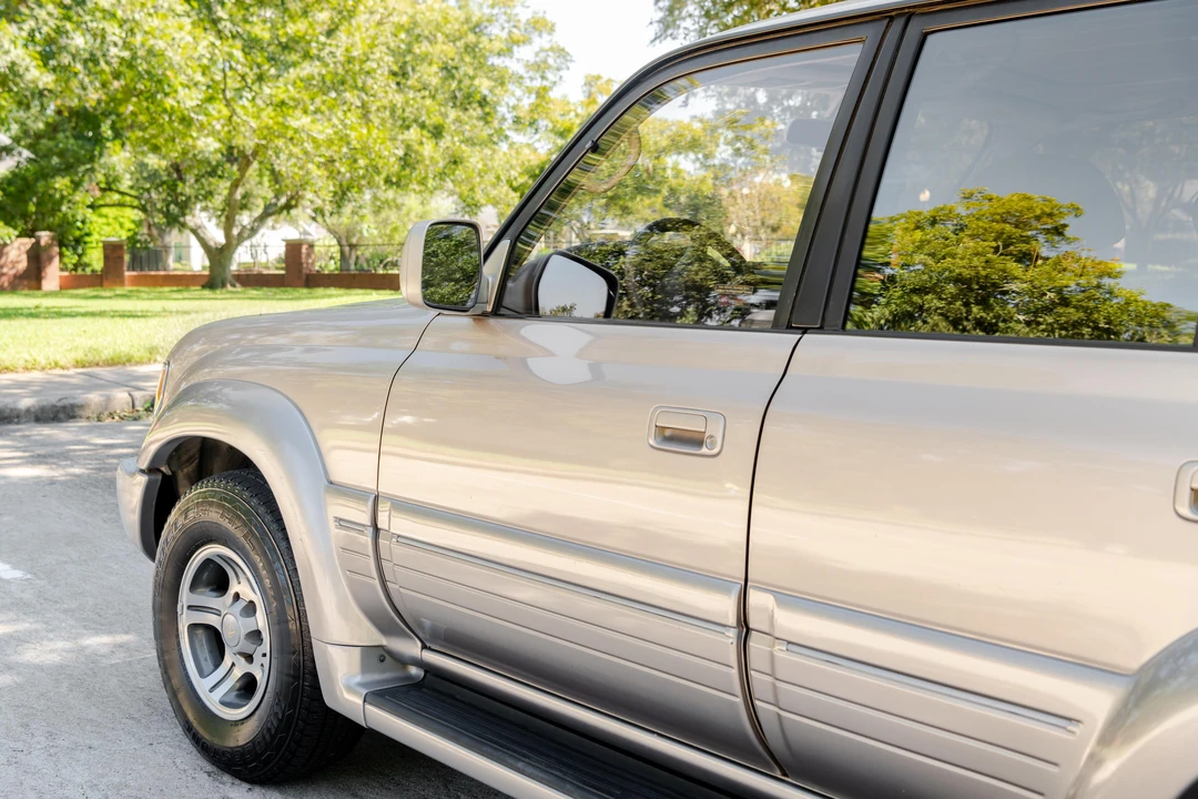 1997 Lexus LX 1st Gen - Image 11 of 31