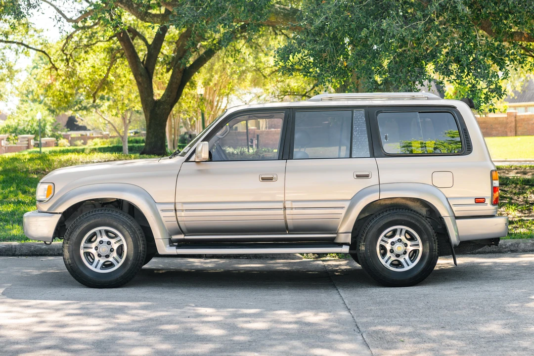 1997 Lexus LX 1st Gen - Image 6 of 31