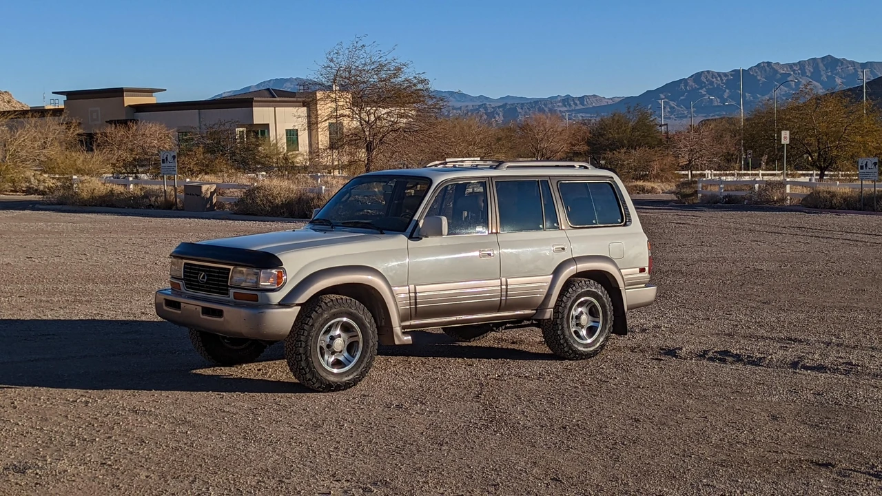 1997 Lexus LX 1st Gen - Image 16 of 31