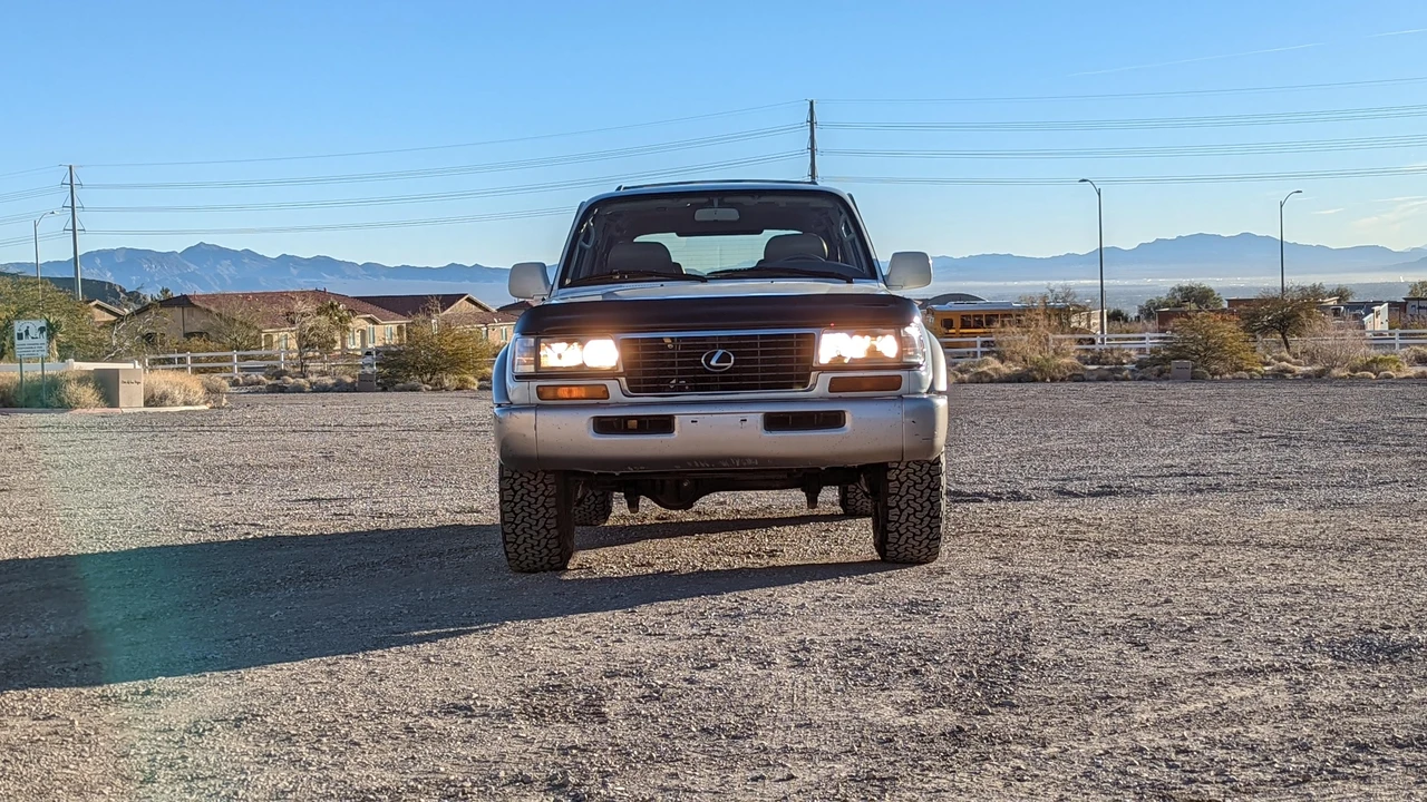 1997 Lexus LX 1st Gen - Image 8 of 31