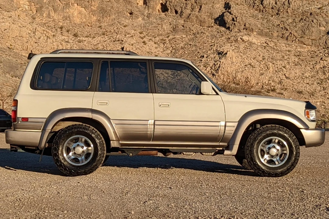 1997 Lexus LX 1st Gen - Image 3 of 31