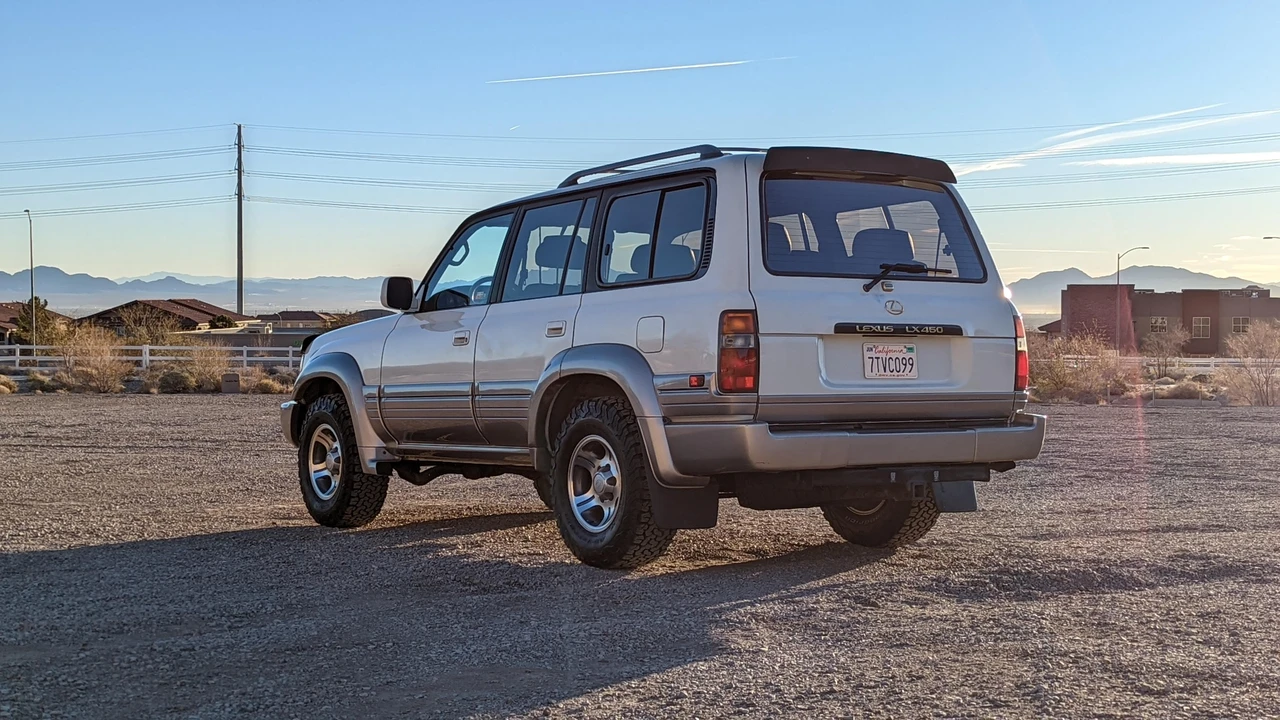 1997 Lexus LX 1st Gen - Image 30 of 31