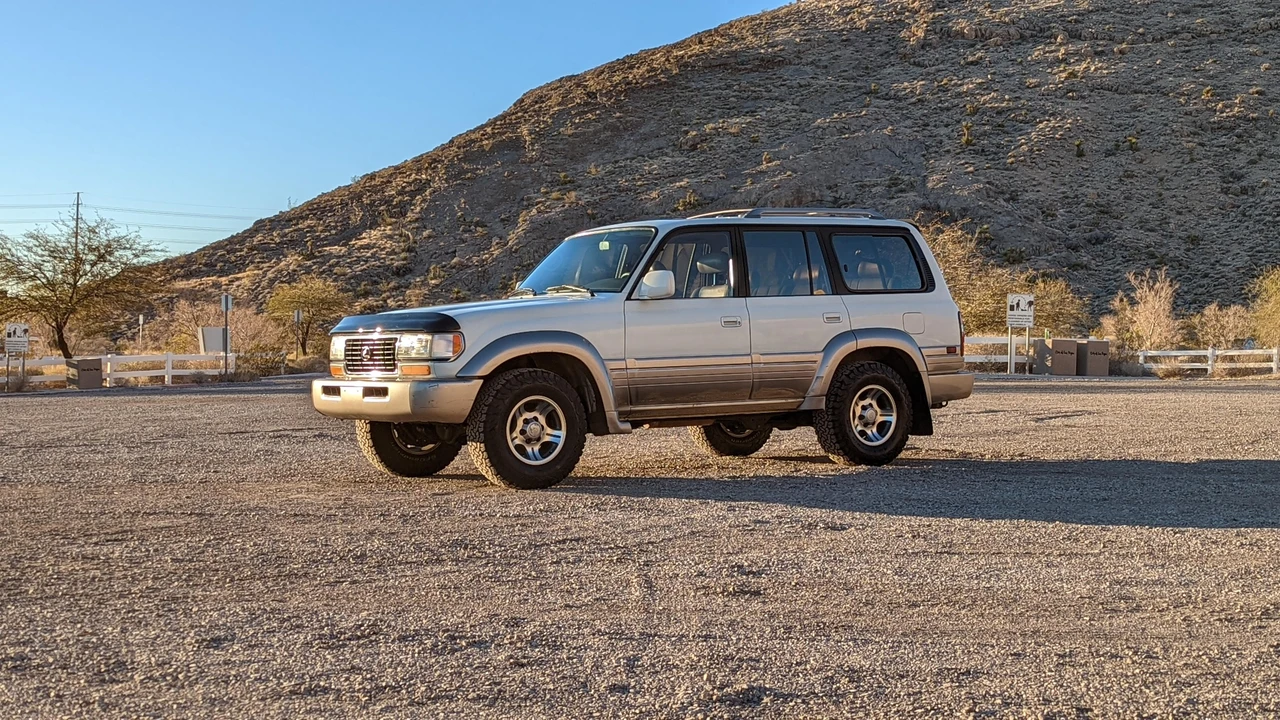 1997 Lexus LX 1st Gen - Image 19 of 31
