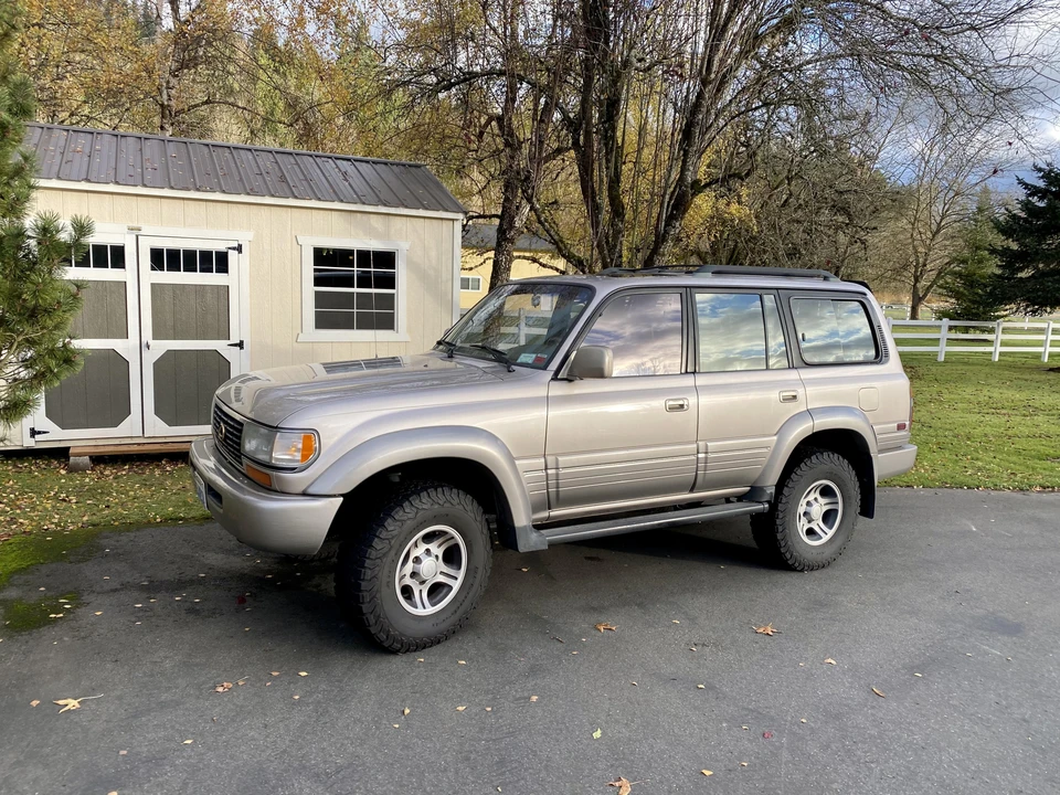 1997 Lexus LX 1st Gen - Image 5 of 28