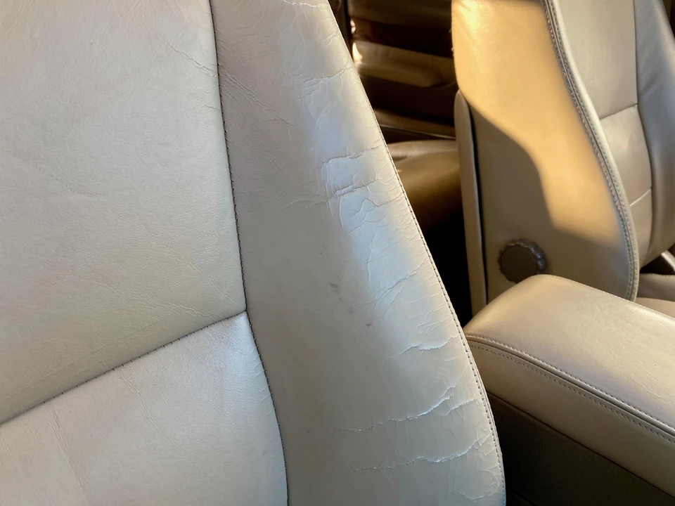 1997 Lexus LX 1st Gen - Image 25 of 28