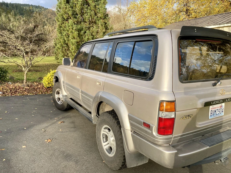 1997 Lexus LX 1st Gen - Image 12 of 28