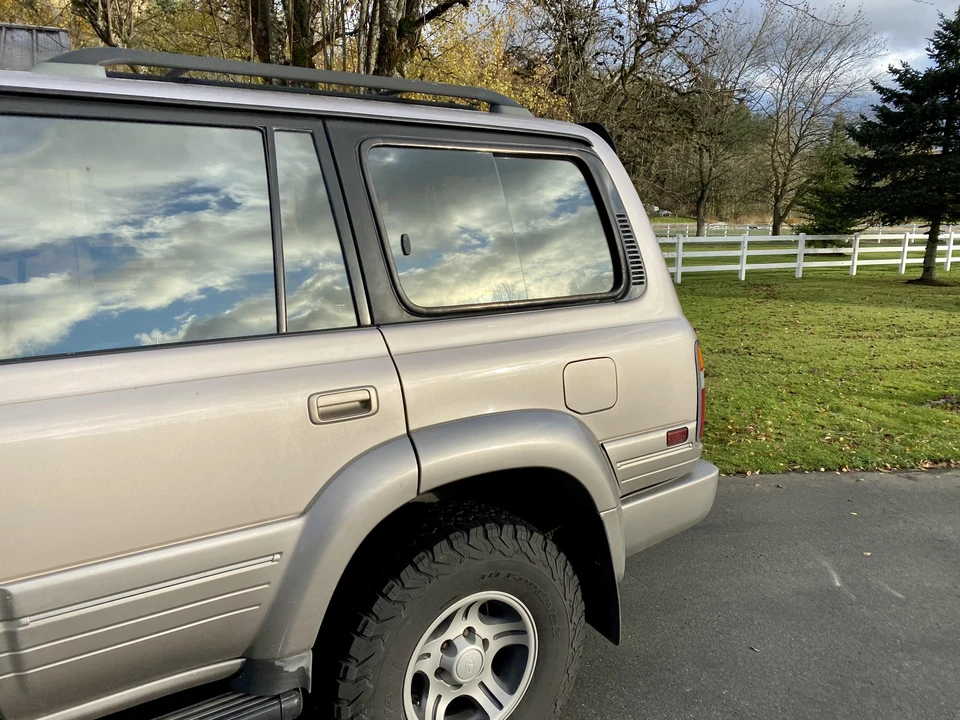 1997 Lexus LX 1st Gen - Image 16 of 28