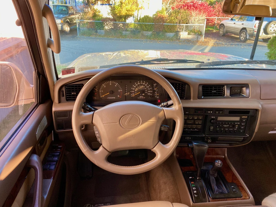 1997 Lexus LX 1st Gen - Image 18 of 28
