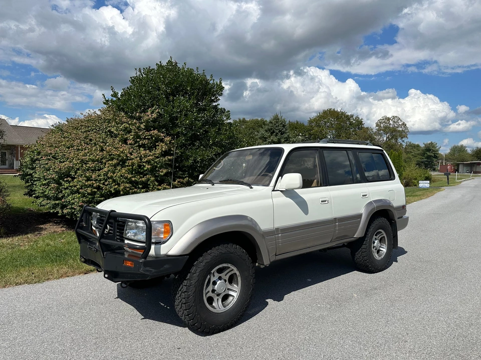 1997 Lexus LX 1st Gen - Image 18 of 31