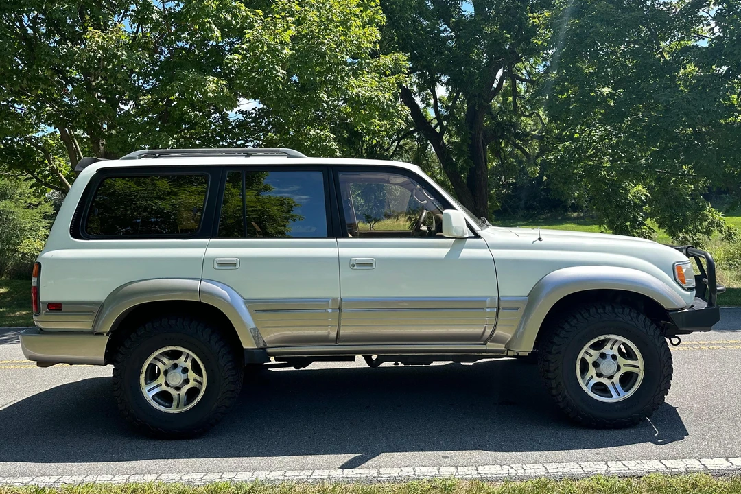1997 Lexus LX 1st Gen - Image 3 of 31