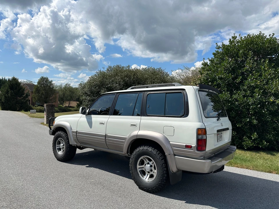 1997 Lexus LX 1st Gen - Image 26 of 31