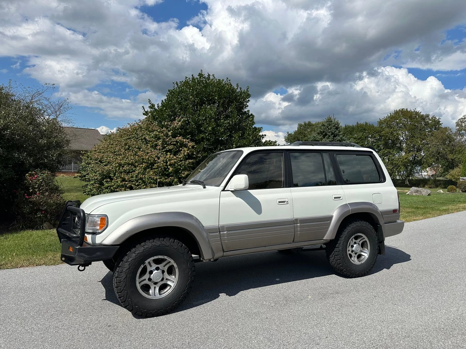 1997 Lexus LX 1st Gen - Image 19 of 31