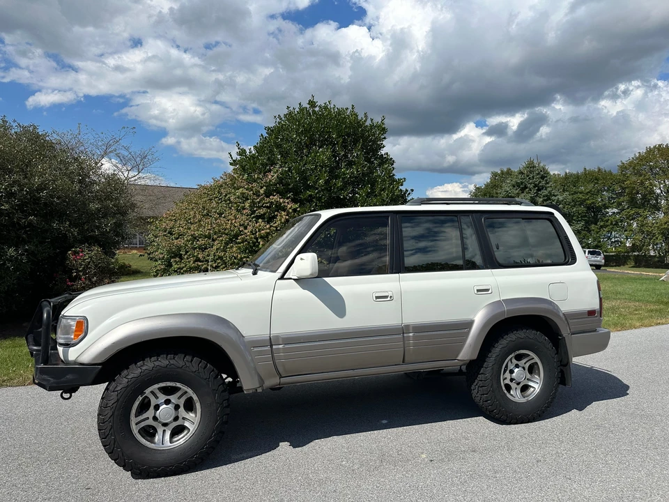 1997 Lexus LX 1st Gen - Image 20 of 31