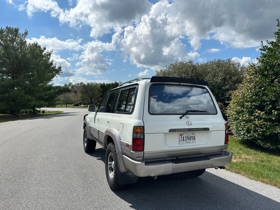 1997 Lexus LX 1st Gen - Image 28 of 31