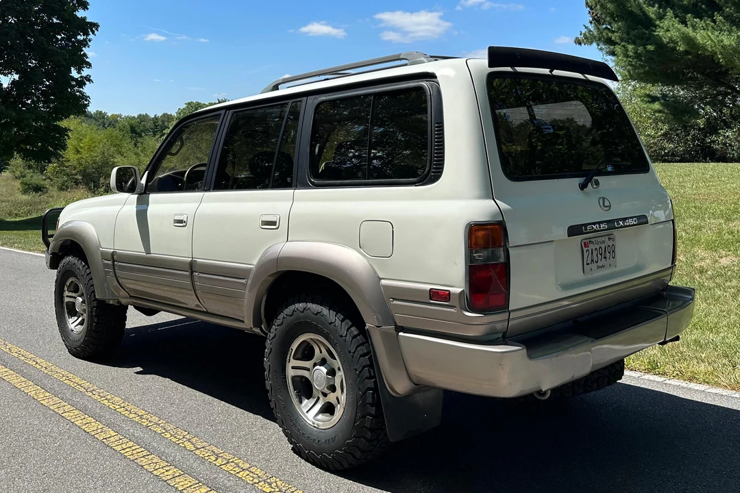 1997 Lexus LX 1st Gen - Image 4 of 31