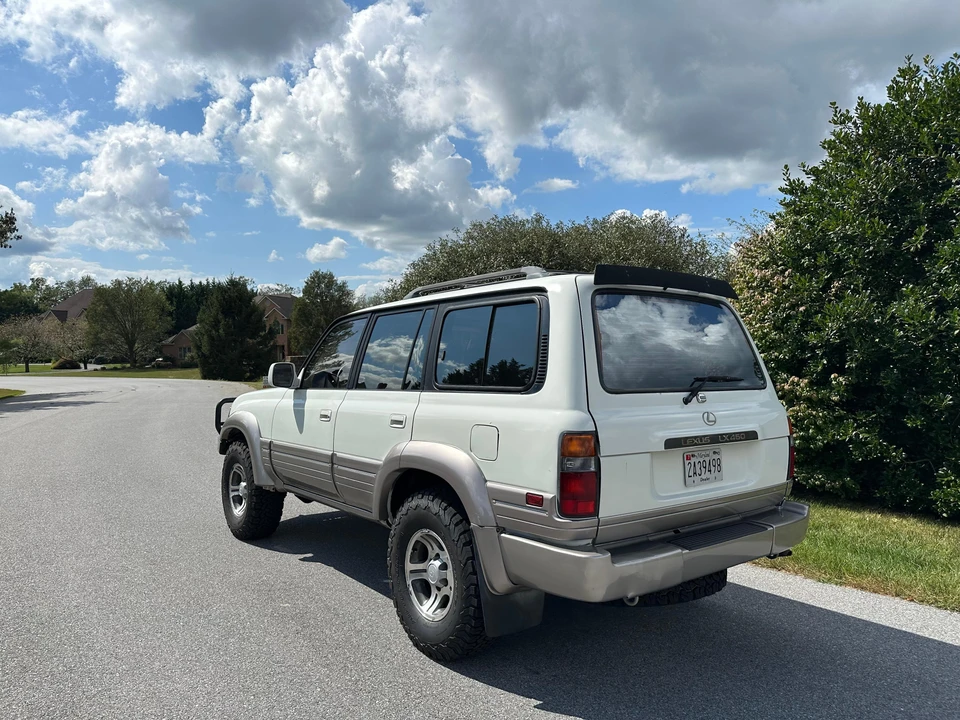 1997 Lexus LX 1st Gen - Image 27 of 31