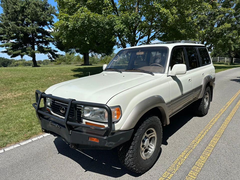 1997 Lexus LX 1st Gen - Image 11 of 31