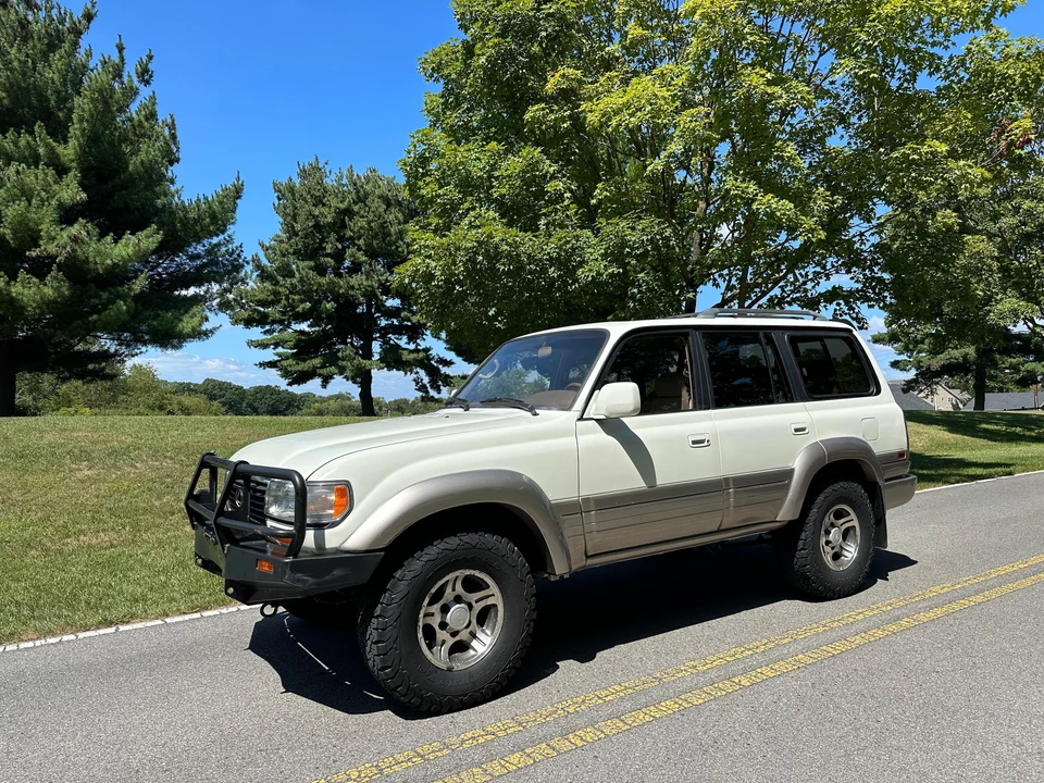 1997 Lexus LX 1st Gen - Image 17 of 31