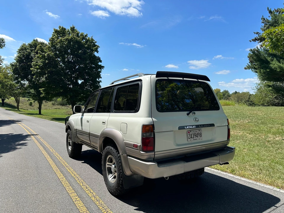 1997 Lexus LX 1st Gen - Image 29 of 31