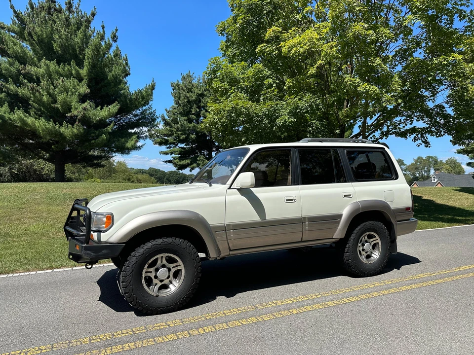 1997 Lexus LX 1st Gen - Image 21 of 31