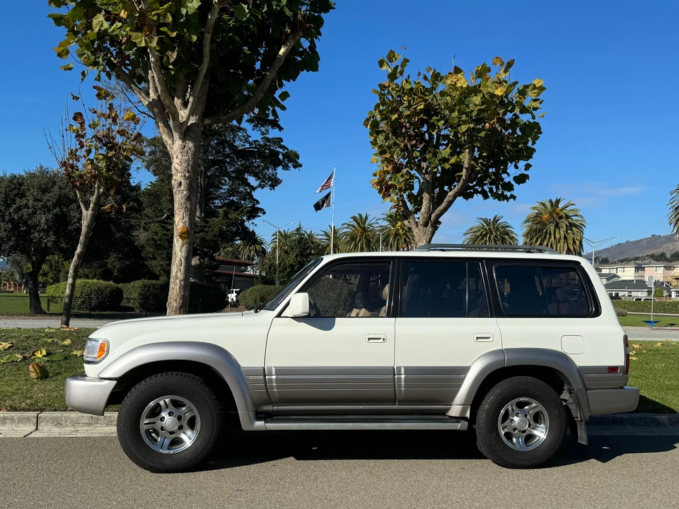 1997 Lexus LX 1st Gen - Image 12 of 31