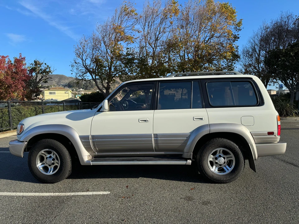 1997 Lexus LX 1st Gen - Image 14 of 31