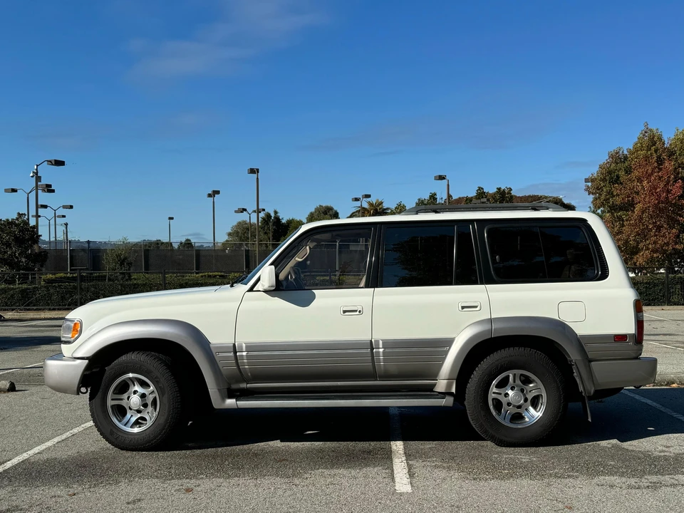 1997 Lexus LX 1st Gen - Image 13 of 31