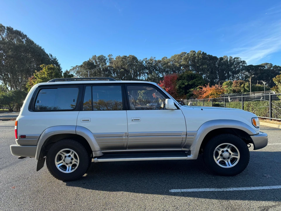 1997 Lexus LX 1st Gen - Image 22 of 31