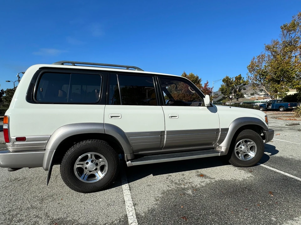 1997 Lexus LX 1st Gen - Image 21 of 31