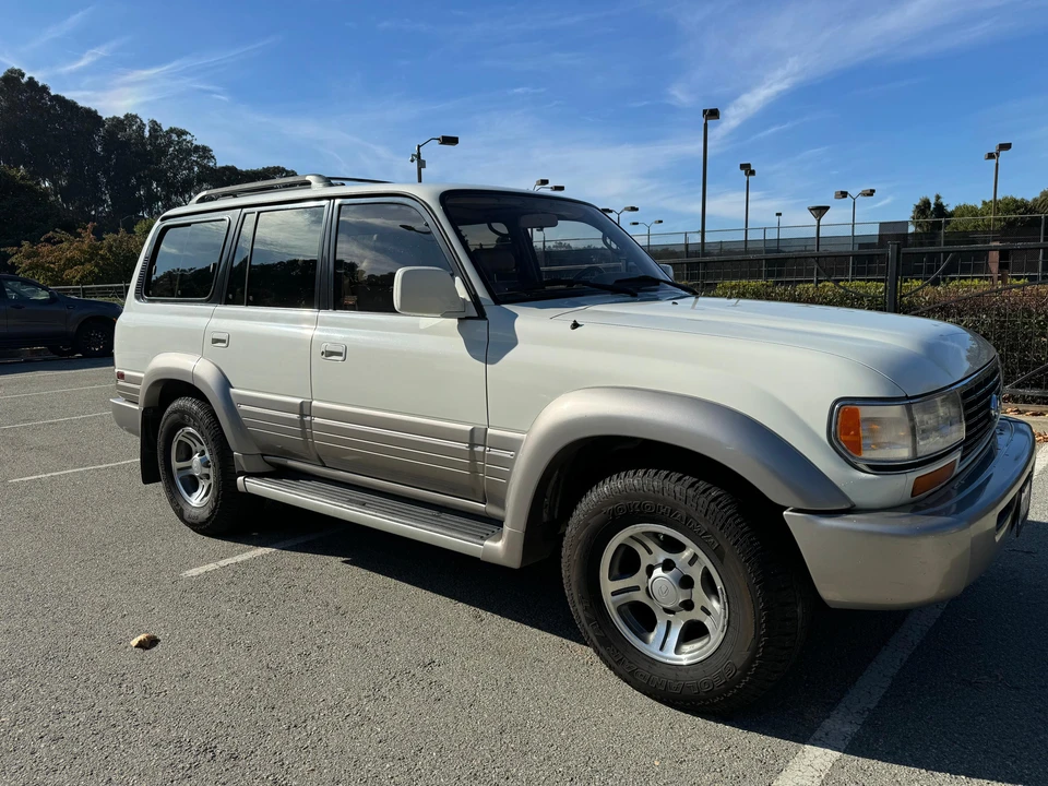 1997 Lexus LX 1st Gen - Image 24 of 31
