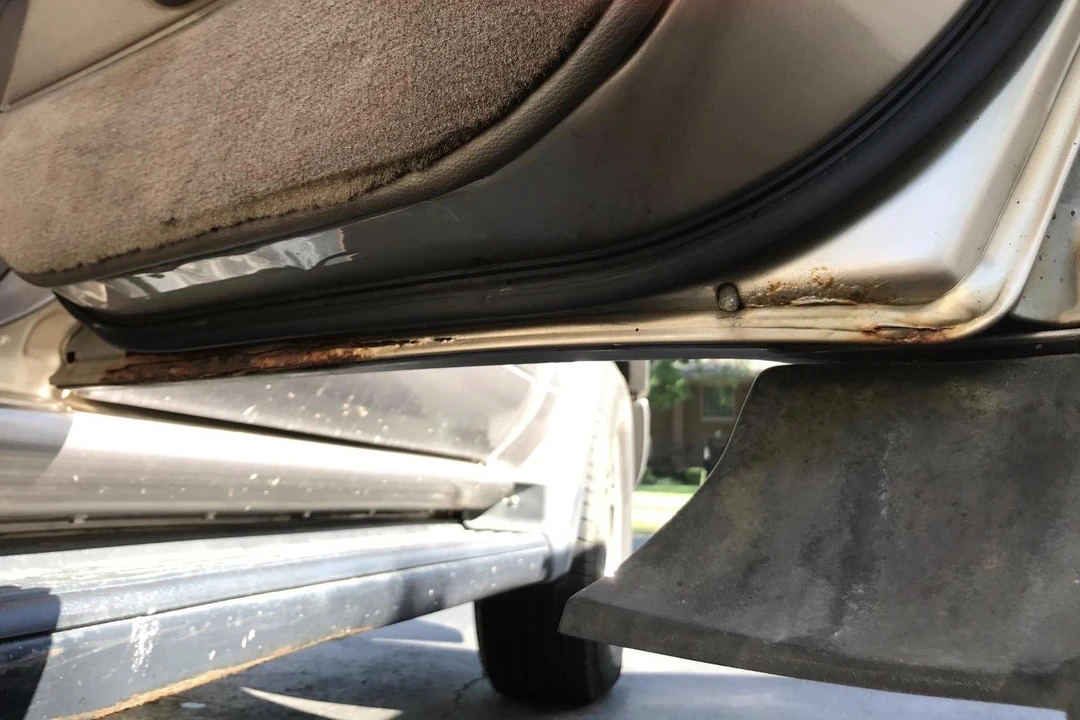1997 Lexus LX 1st Gen - Image 6 of 6
