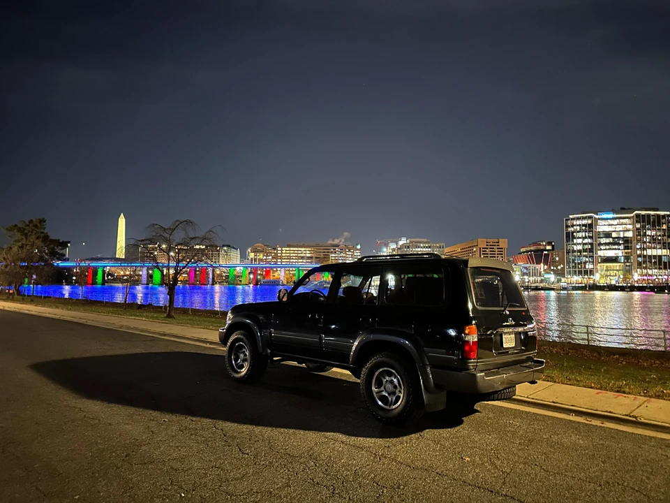 1997 Lexus LX 1st Gen - Image 22 of 31