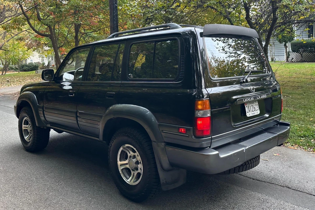 1997 Lexus LX 1st Gen - Image 4 of 31