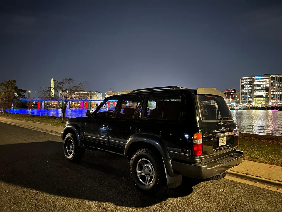 1997 Lexus LX 1st Gen - Image 23 of 31