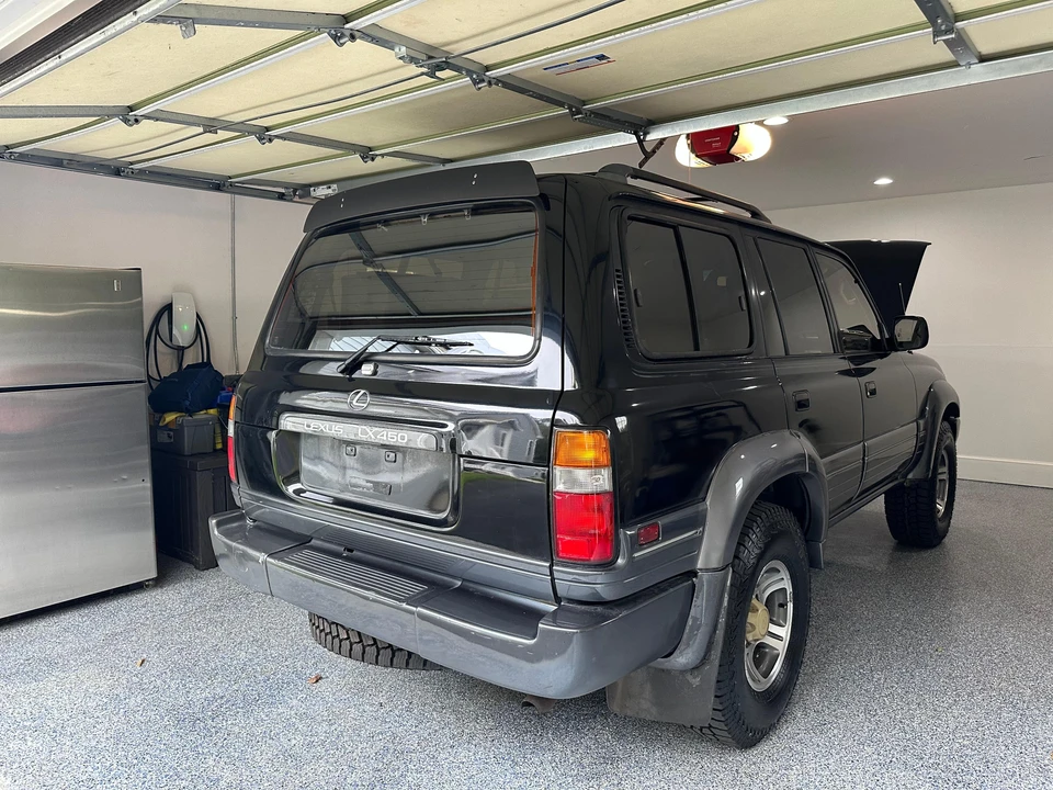 1997 Lexus LX 1st Gen - Image 28 of 31